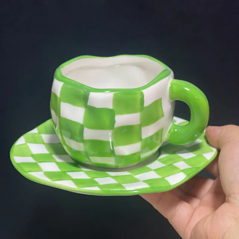 Taza y platillo de café en bla - Alternative To Coffee And Tea reseña y precio