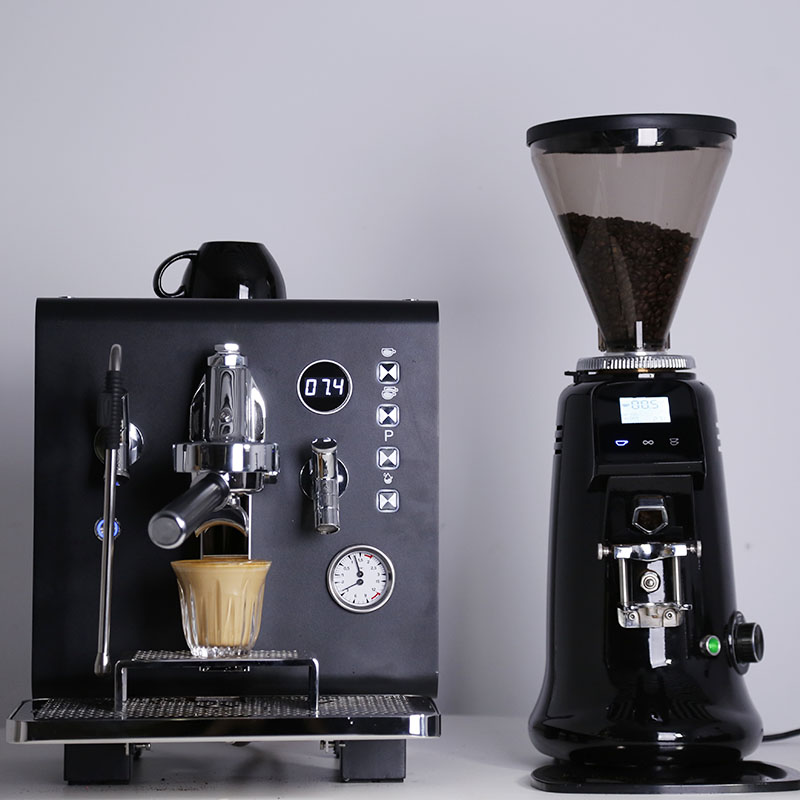 Cafetera Profesional Rosa Semi - Coffee & Tea Collective reseña y precio